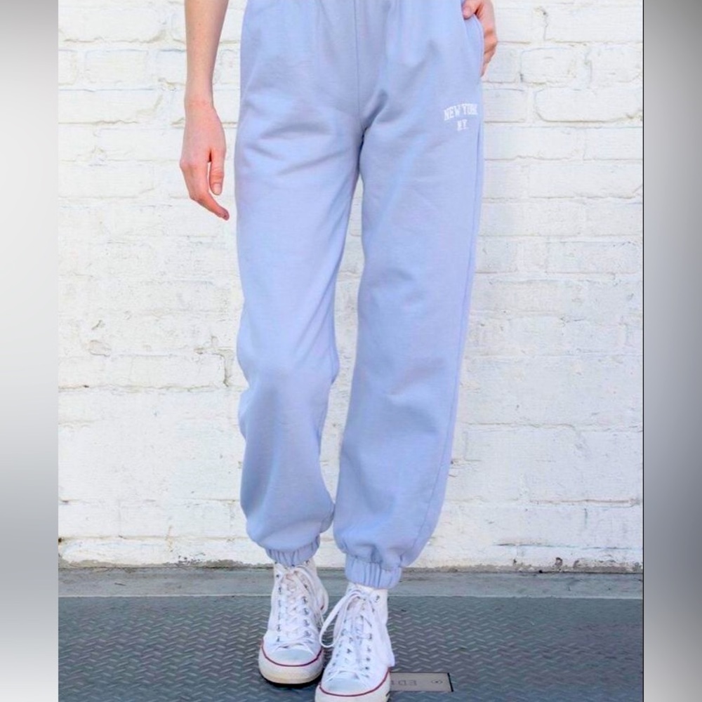 Brandy Melville Rosa New York Sweatpants
